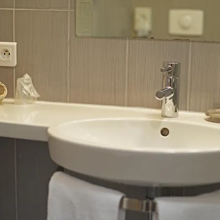 Tettola 3* سانت فلوران