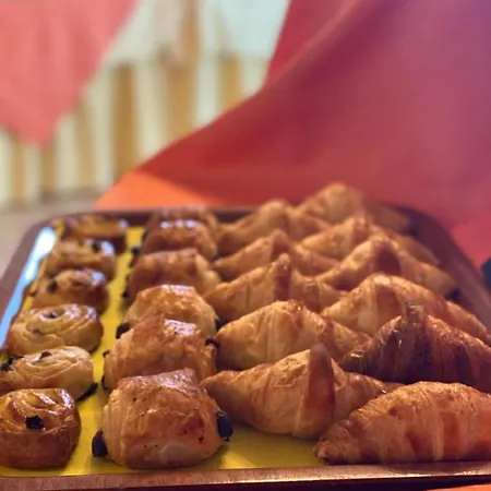 Tettola 3* سانت فلوران