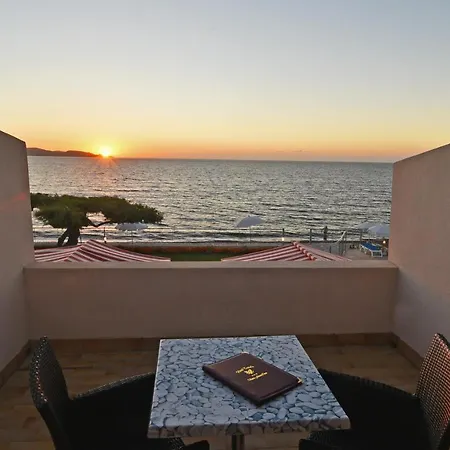 Tettola Hotel 3*