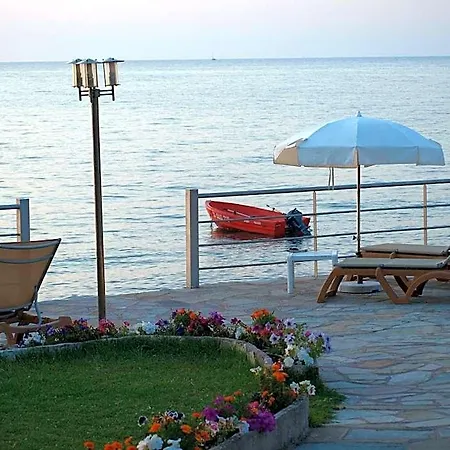 Tettola 3* Saint-Florent (Corsica)