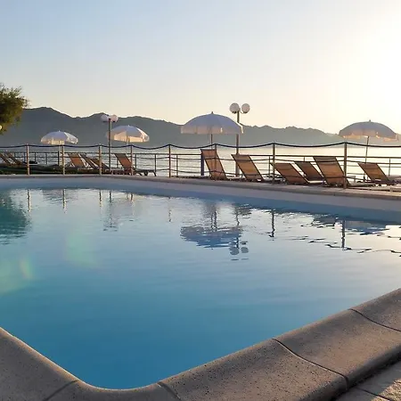 Tettola Hotel 3*